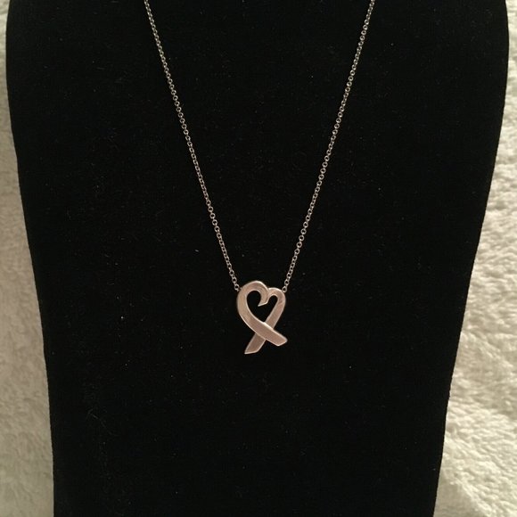 Tiffany&Co. Paloma Picasso 'Loving Heart' Necklace in Sterling Silver (16 in)